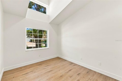 House in Tampa, Florida 3 bedrooms, 163.51 sq.m. № 2418342 - photo 16