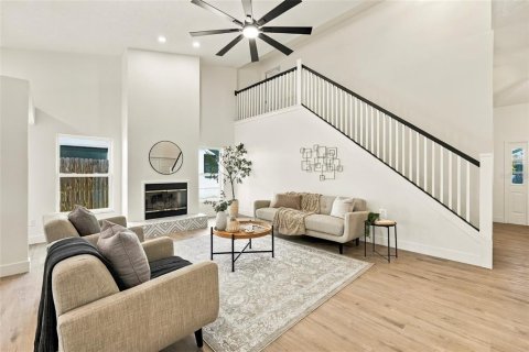 House in Tampa, Florida 3 bedrooms, 163.51 sq.m. № 2418342 - photo 5