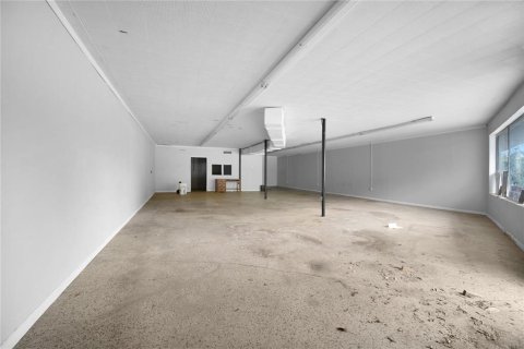 Commercial property in Jacksonville, Florida № 2233940 - photo 4