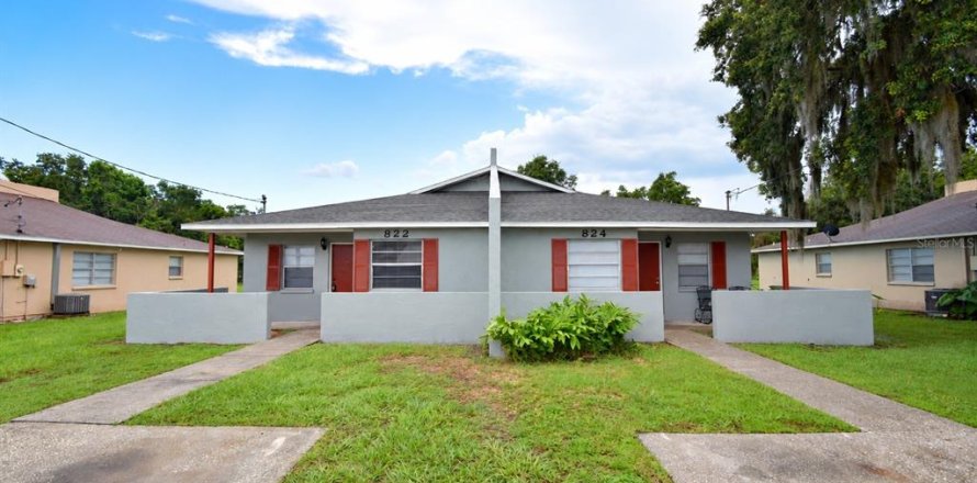 Immobilier commercial à Lakeland, Floride 8 chambres, 180.04 m2 № 2416369