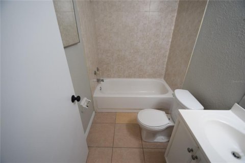 Immobilier commercial à vendre à Lakeland, Floride: 8 chambres, 180.04 m2 № 2416369 - photo 12