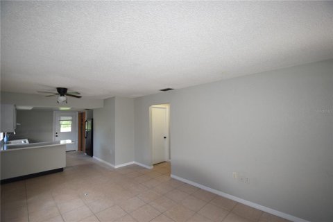Immobilier commercial à vendre à Lakeland, Floride: 8 chambres, 180.04 m2 № 2416369 - photo 5