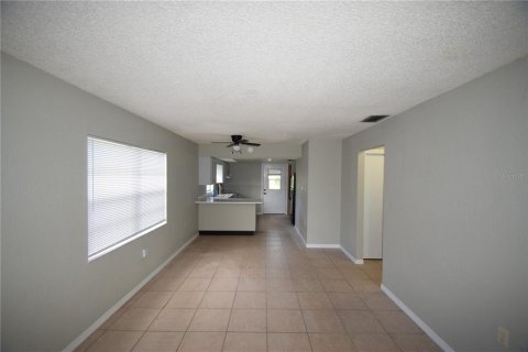 Immobilier commercial à vendre à Lakeland, Floride: 8 chambres, 180.04 m2 № 2416369 - photo 4