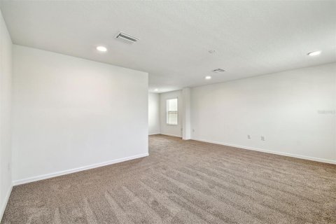 Casa en venta en Dade City, Florida, 5 dormitorios, 308.06 m2 № 1898431 - foto 28