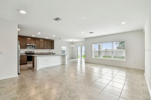 Casa en venta en Dade City, Florida, 5 dormitorios, 308.06 m2 № 1898431 - foto 18