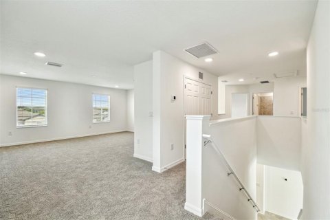 Casa en venta en Dade City, Florida, 5 dormitorios, 308.06 m2 № 1898431 - foto 27