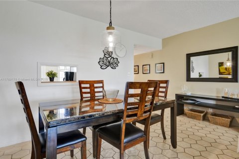 Copropriété à vendre à Pompano Beach, Floride: 2 chambres, 102.19 m2 № 1938229 - photo 19