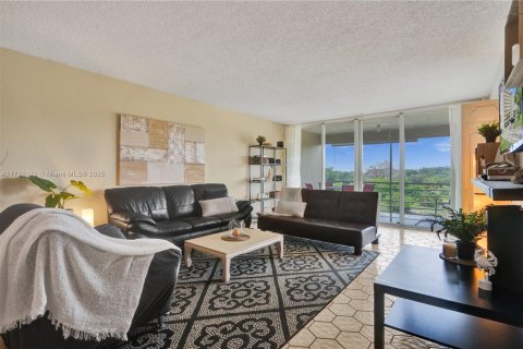 Copropriété à vendre à Pompano Beach, Floride: 2 chambres, 102.19 m2 № 1938229 - photo 5