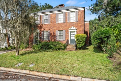 Duplex in Jacksonville, Florida 6 bedrooms, 288.93 sq.m. № 829611 - photo 1