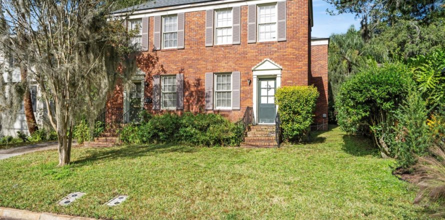 Duplex in Jacksonville, Florida 6 bedrooms, 288.93 sq.m. № 829611