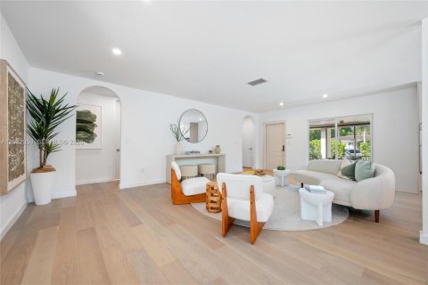 Villa ou maison à vendre à Miami Shores, Floride: 4 chambres, 237.55 m2 № 2343369 - photo 7