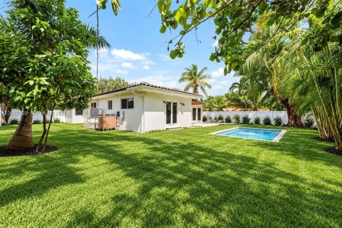 Villa ou maison à vendre à Miami Shores, Floride: 4 chambres, 237.55 m2 № 2343369 - photo 2