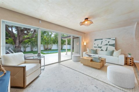 Villa ou maison à vendre à Miami Shores, Floride: 4 chambres, 237.55 m2 № 2343369 - photo 12