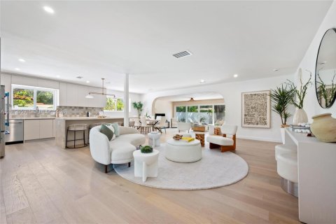 Villa ou maison à vendre à Miami Shores, Floride: 4 chambres, 237.55 m2 № 2343369 - photo 6