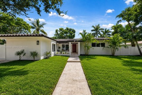 Villa ou maison à Miami Shores, Floride 4 chambres, 237.55 m2 № 2343369