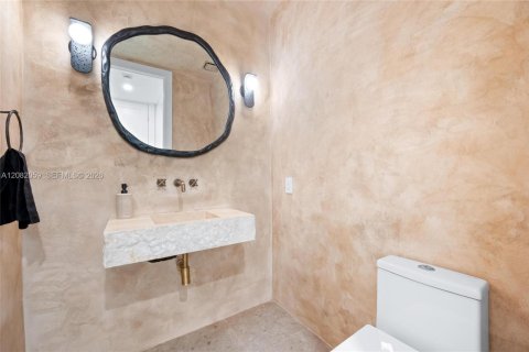 Villa ou maison à vendre à Miami Shores, Floride: 4 chambres, 237.55 m2 № 2343369 - photo 15