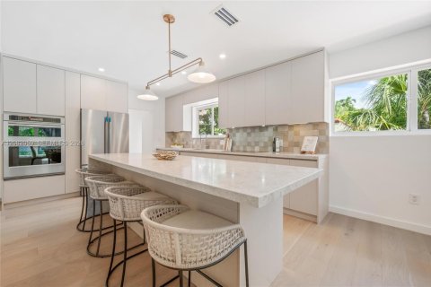 Villa ou maison à vendre à Miami Shores, Floride: 4 chambres, 237.55 m2 № 2343369 - photo 9