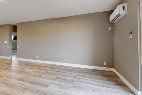 Copropriété à louer à North Miami, Floride: 1 chambre, 64.75 m2 № 1944420 - photo 14