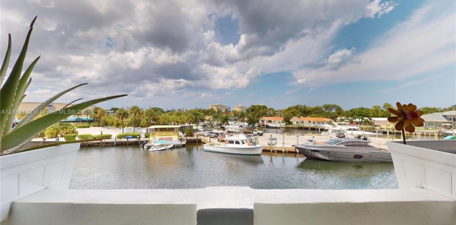 Condo à North Miami, Floride, 1 chambre  № 1944420