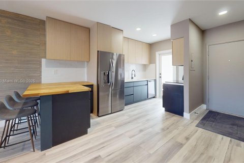 Copropriété à louer à North Miami, Floride: 1 chambre, 64.75 m2 № 1944420 - photo 5