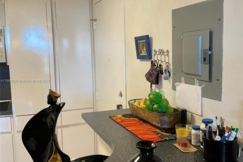 Condo in Hialeah, Florida, 3 bedrooms  № 1862876 - photo 9