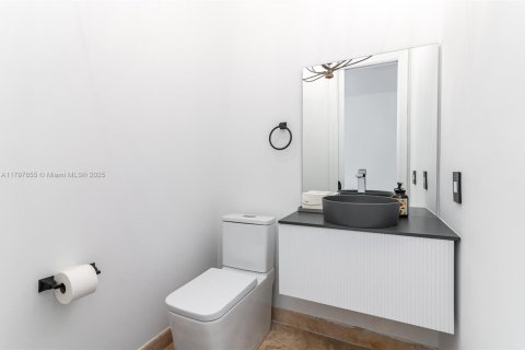 Casa en alquiler en Fort Lauderdale, Florida, 7 dormitorios, 539.48 m2 № 1864773 - foto 14