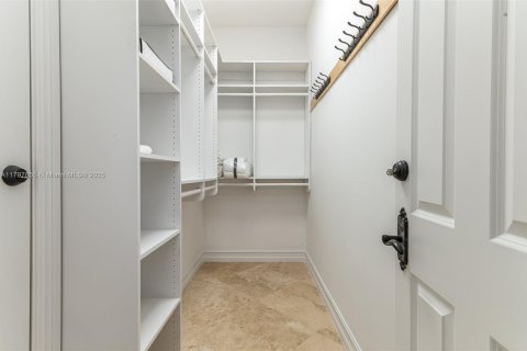 Casa en alquiler en Fort Lauderdale, Florida, 7 dormitorios, 539.48 m2 № 1864773 - foto 3