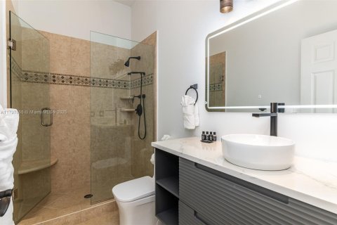 Casa en alquiler en Fort Lauderdale, Florida, 7 dormitorios, 539.48 m2 № 1864773 - foto 30