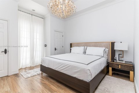 Casa en alquiler en Fort Lauderdale, Florida, 7 dormitorios, 539.48 m2 № 1864773 - foto 28