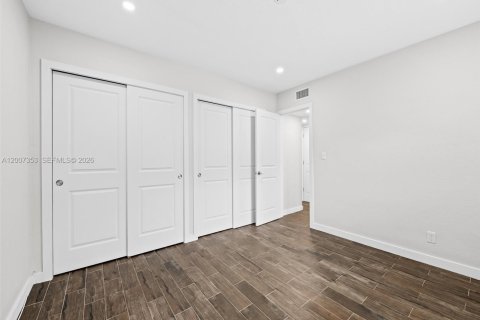 Immobilier commercial à vendre à Fort Lauderdale, Floride: 391.95 m2 № 2170818 - photo 22