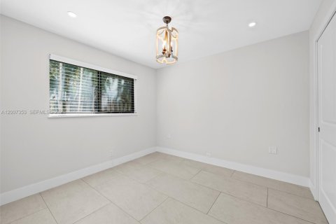 Immobilier commercial à vendre à Fort Lauderdale, Floride: 391.95 m2 № 2170818 - photo 11