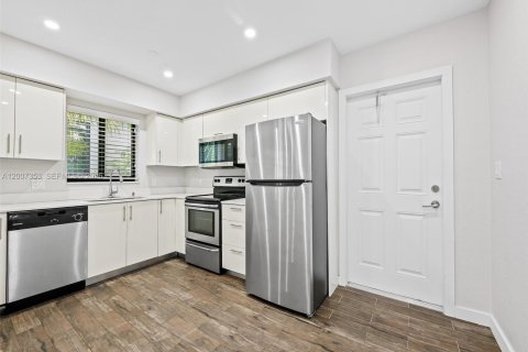 Immobilier commercial à vendre à Fort Lauderdale, Floride: 391.95 m2 № 2170818 - photo 16