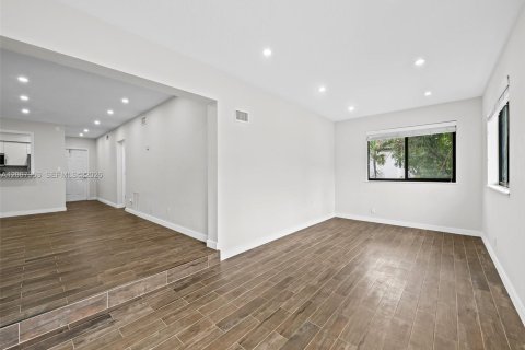 Immobilier commercial à vendre à Fort Lauderdale, Floride: 391.95 m2 № 2170818 - photo 20