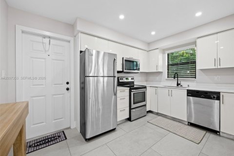 Immobilier commercial à vendre à Fort Lauderdale, Floride: 391.95 m2 № 2170818 - photo 7