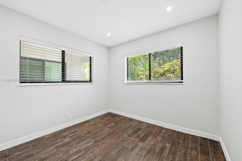 Immobilier commercial à vendre à Fort Lauderdale, Floride: 391.95 m2 № 2170818 - photo 23