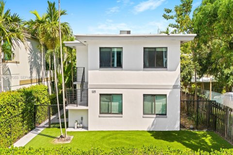 Immobilier commercial à Fort Lauderdale, Floride 391.95 m2 № 2170818