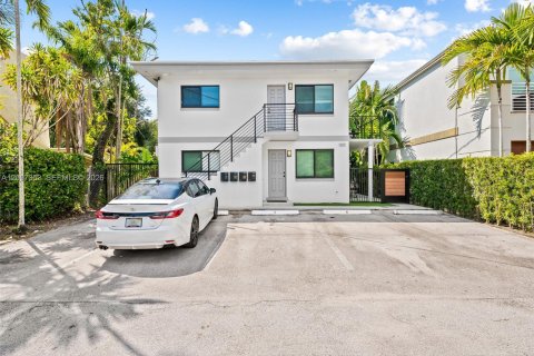 Immobilier commercial à vendre à Fort Lauderdale, Floride: 391.95 m2 № 2170818 - photo 2