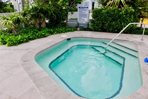 Condo in Miami, Florida, 1 bedroom  № 2029691 - photo 22