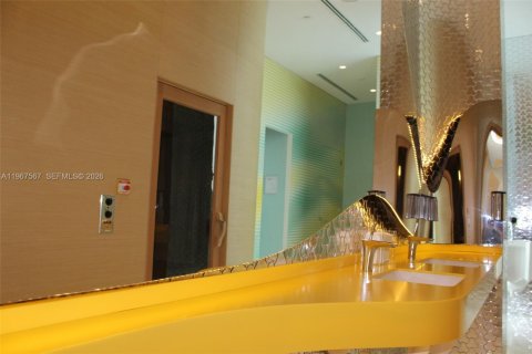 Condo in Miami, Florida, 1 bedroom  № 2029691 - photo 30