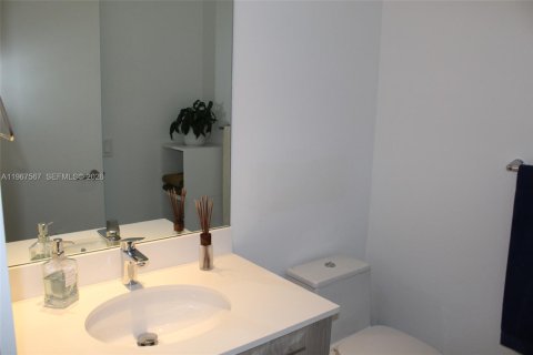 Condo in Miami, Florida, 1 bedroom  № 2029691 - photo 20