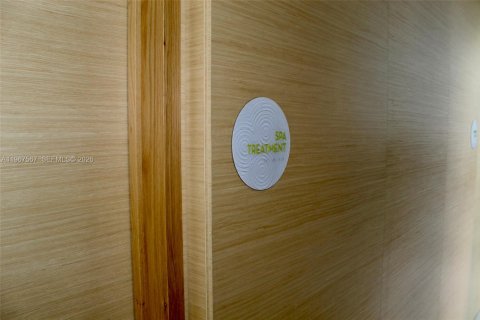 Condo in Miami, Florida, 1 bedroom  № 2029691 - photo 29