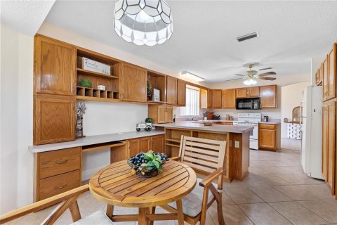 House in The Villages, Florida 3 bedrooms, 222.41 sq.m. № 1879659 - photo 23