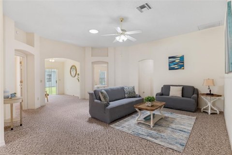 House in The Villages, Florida 3 bedrooms, 222.41 sq.m. № 1879659 - photo 25