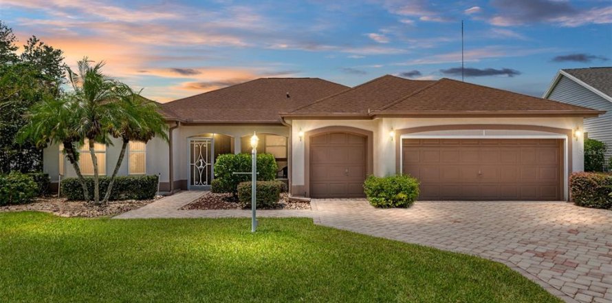House in The Villages, Florida 3 bedrooms, 222.41 sq.m. № 1879659