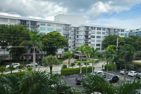 Condo in Bay Harbor Islands, Florida, 1 bedroom  № 1955063 - photo 21