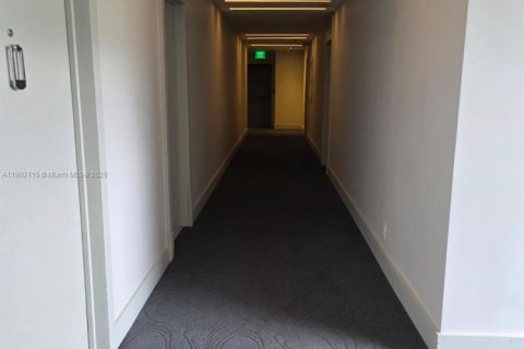 Condo in Bay Harbor Islands, Florida, 1 bedroom  № 1955063 - photo 7