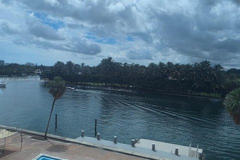 Condo in Bay Harbor Islands, Florida, 1 bedroom  № 1955063 - photo 22