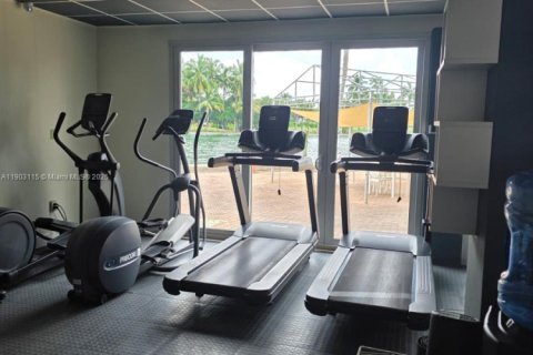 Condo in Bay Harbor Islands, Florida, 1 bedroom  № 1955063 - photo 15