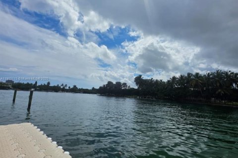 Condo in Bay Harbor Islands, Florida, 1 bedroom  № 1955063 - photo 17