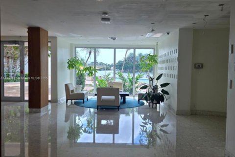 Condo in Bay Harbor Islands, Florida, 1 bedroom  № 1955063 - photo 5